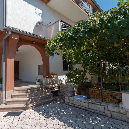 Irena'S Place A1 ロヴィニ エクステリア 写真