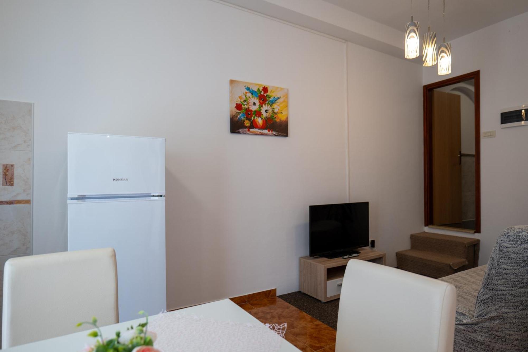 Irena'S Place A1 ロヴィニ 部屋 写真