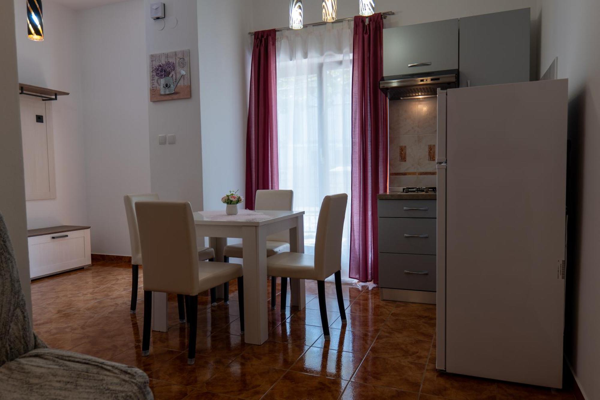 Irena'S Place A1 ロヴィニ エクステリア 写真