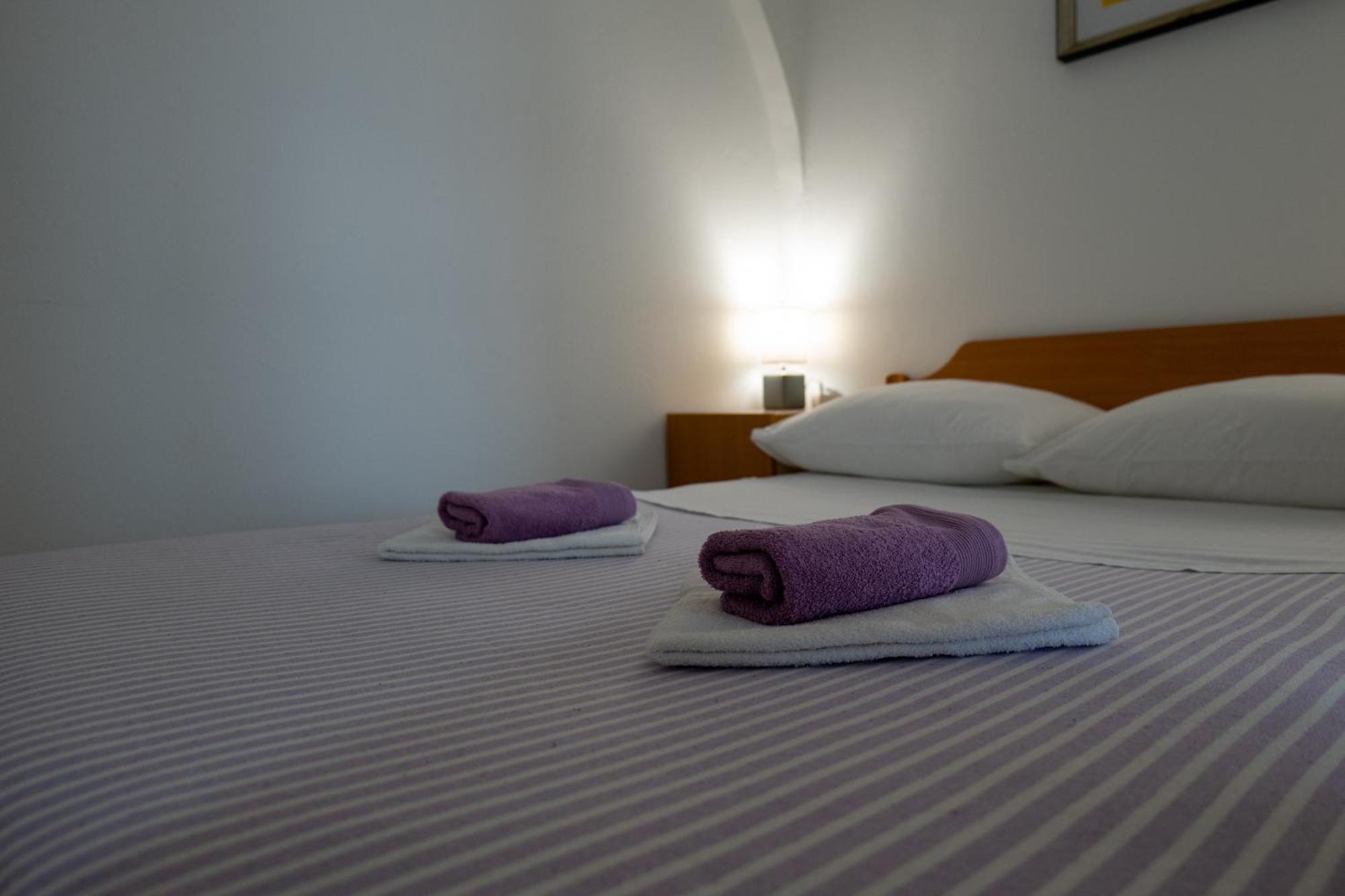 Irena'S Place A1 ロヴィニ エクステリア 写真