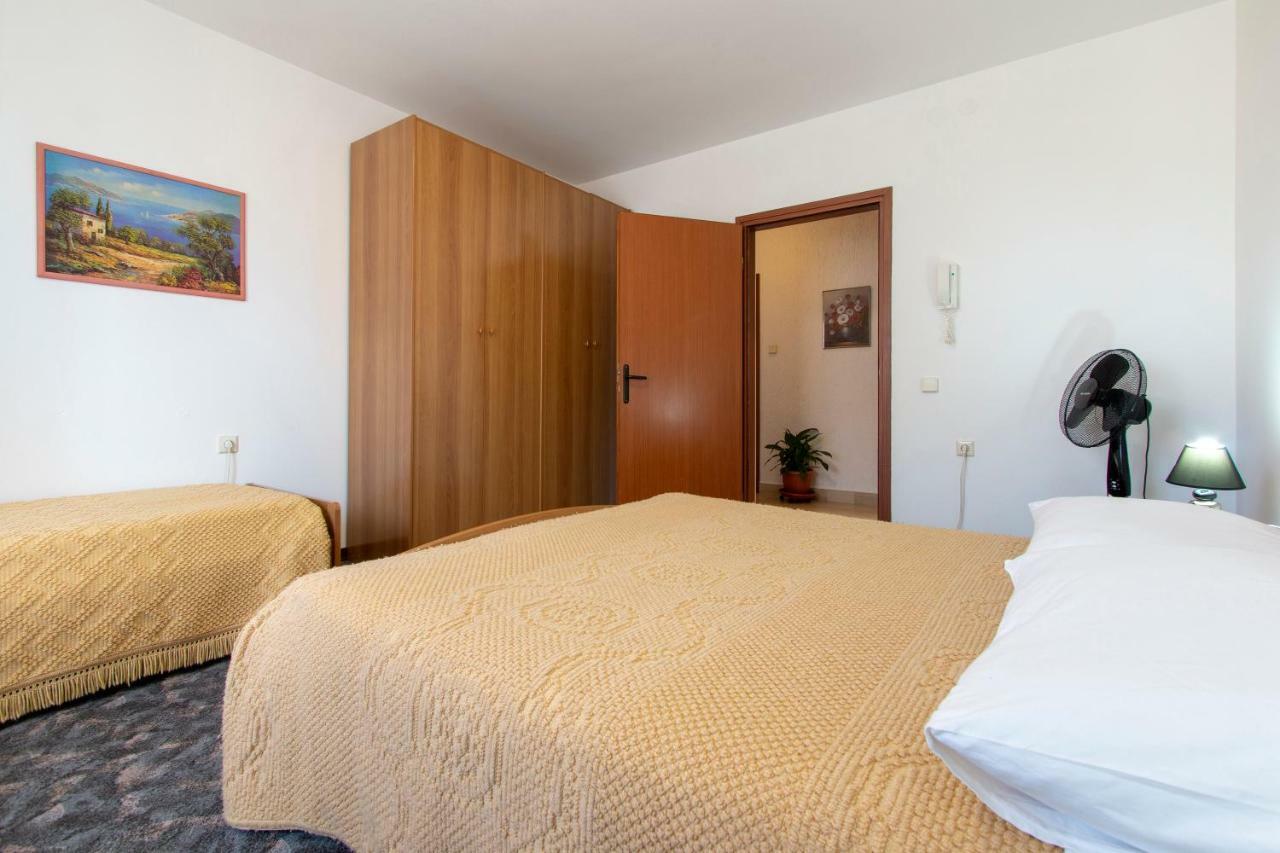 Irena'S Place A1 ロヴィニ エクステリア 写真